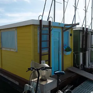  Botel House Boat Italia